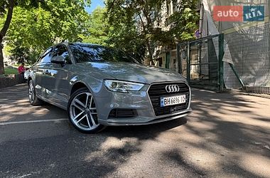 Седан Audi A3 2019 в Одессе