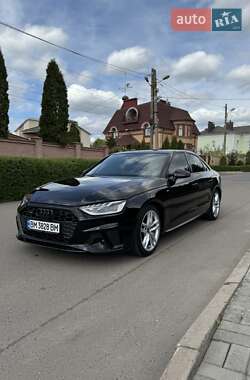 Седан Audi A4 2022 в Киеве