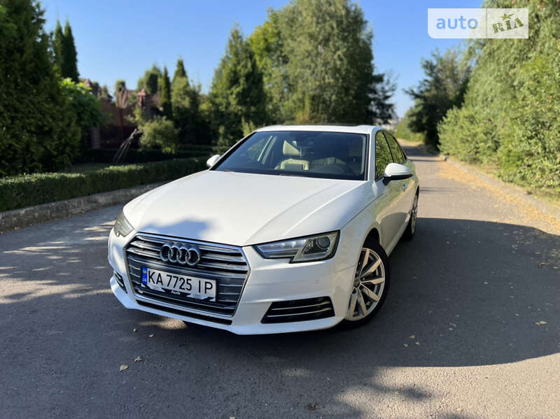 Седан Audi A4 2016 в Ровно