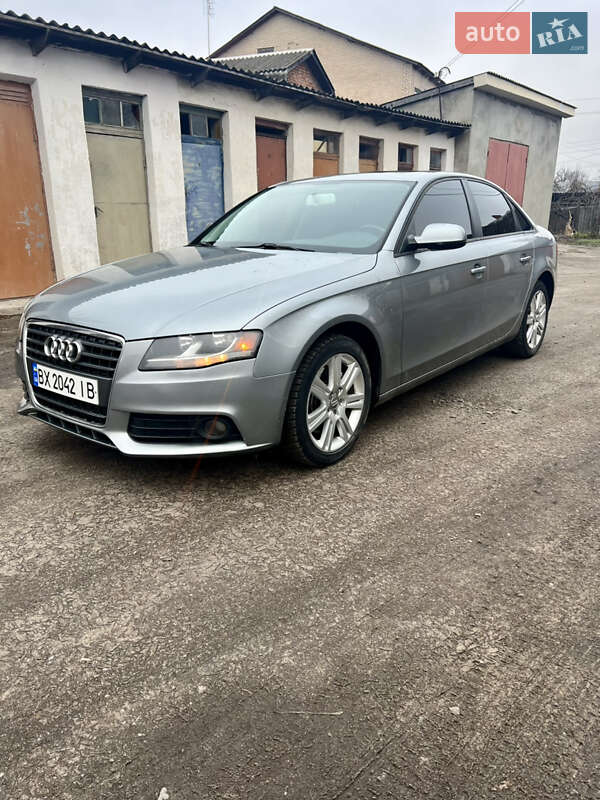 Седан Audi A4 2010 в Хмельницком