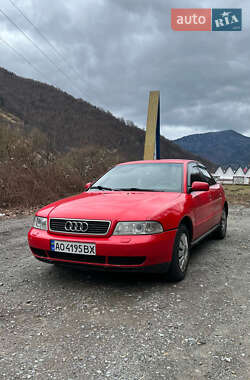 Седан Audi A4 1996 в Рахове Седан Audi A4 1996 в Рахове