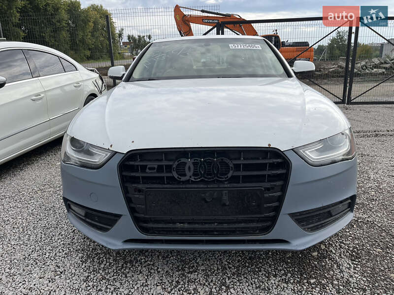 Седан Audi A4 2013 в Львове