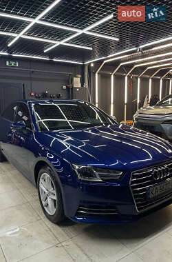 Седан Audi A4 2016 в Киеве