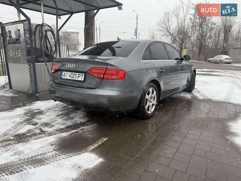 Седан Audi A4 2011 в Кривом Роге