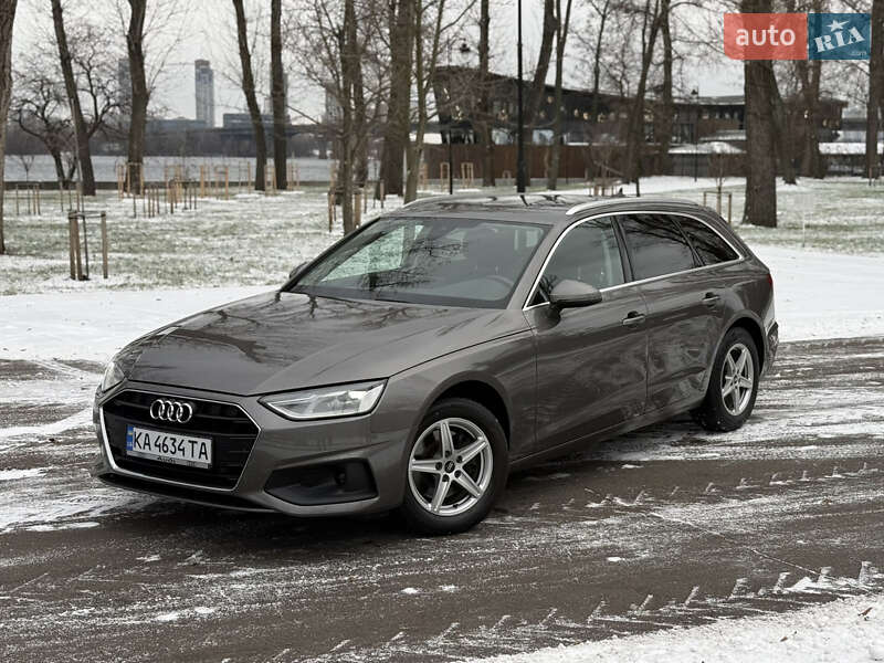 Универсал Audi A4 2021 в Киеве