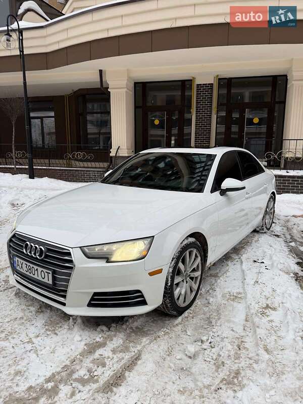 Седан Audi A4 2017 в Киеве