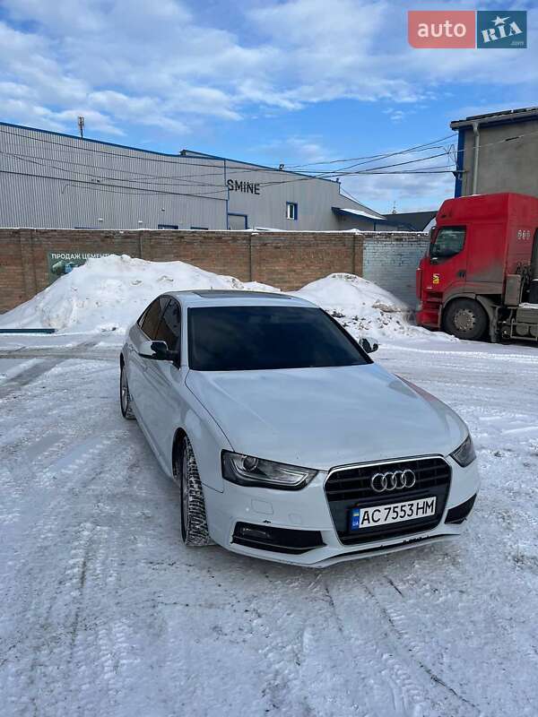 Седан Audi A4 2013 в Луцьку