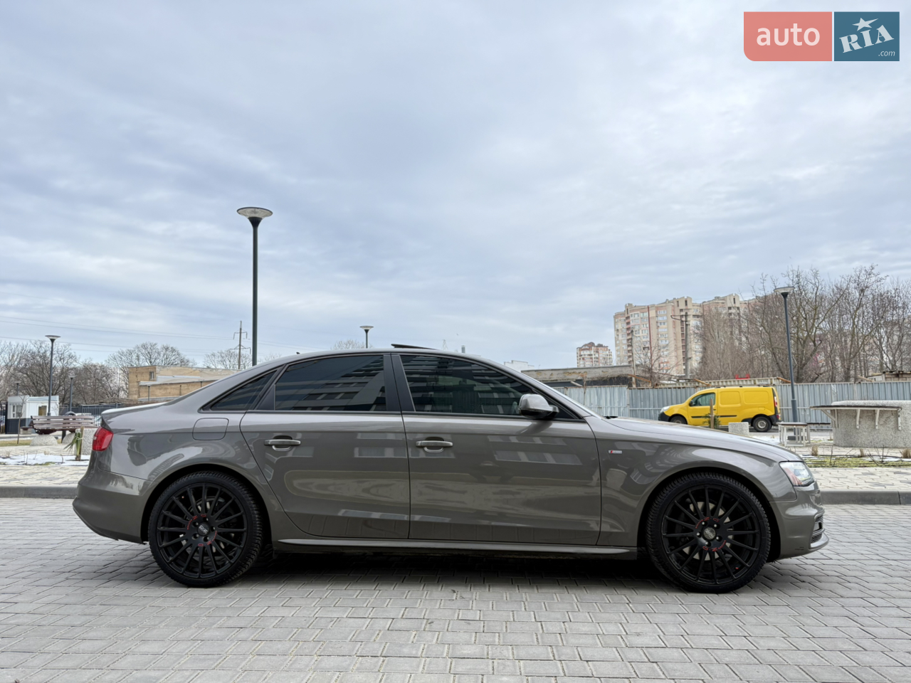 Audi A4 2014 photo 4