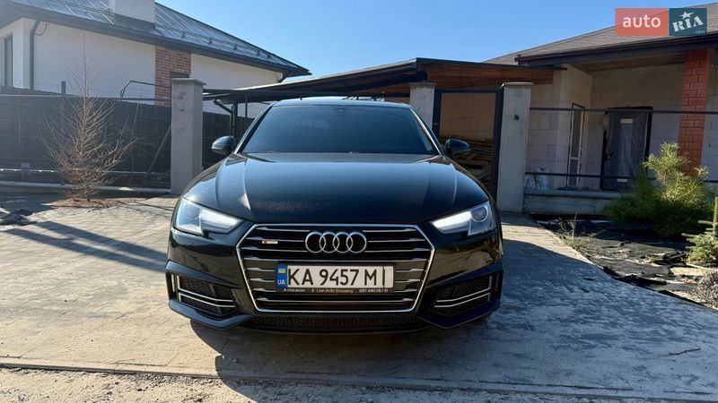 Седан Audi A4 2017 в Киеве