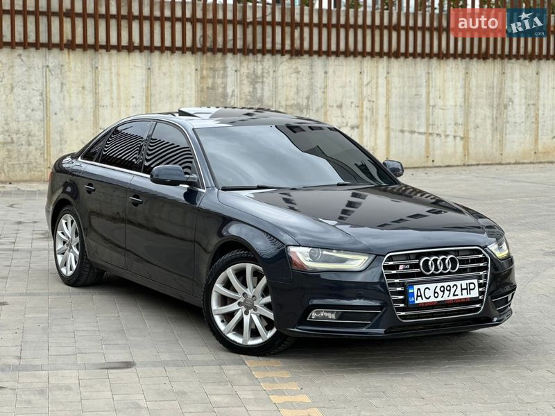 Седан Audi A4 2012 в Ужгороде