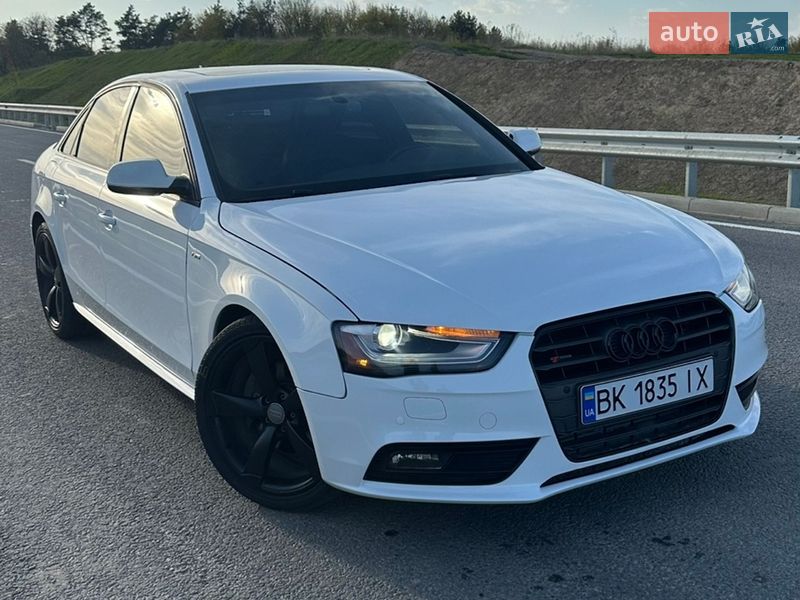 Седан Audi A4 2015 в Ровно