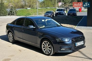 Седан Audi A4 2012 в Львове