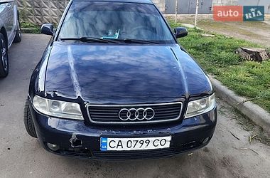 Седан Audi A4 2000 в Умані