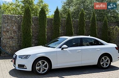 Седан Audi A4 2019 в Стрию