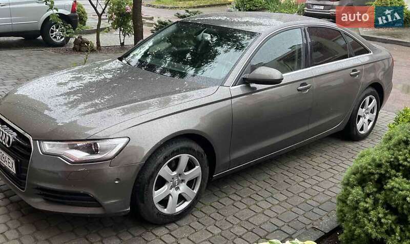 Седан Audi A6 2014 в Львове Седан Audi A6 2014 в Львове