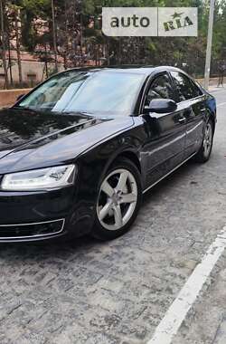 Седан Audi A8 2016 в Черновцах