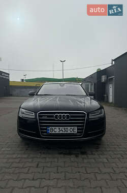 Седан Audi A8 2014 в Львове