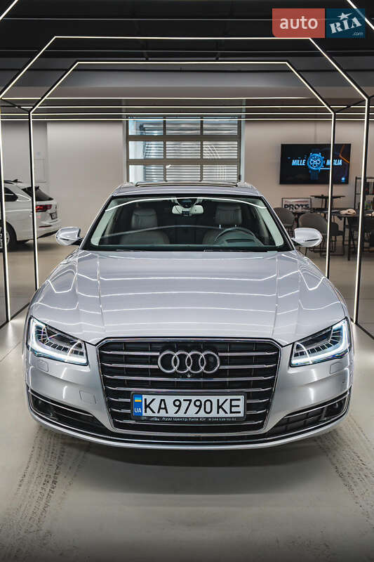 Седан Audi A8 2014 в Киеве