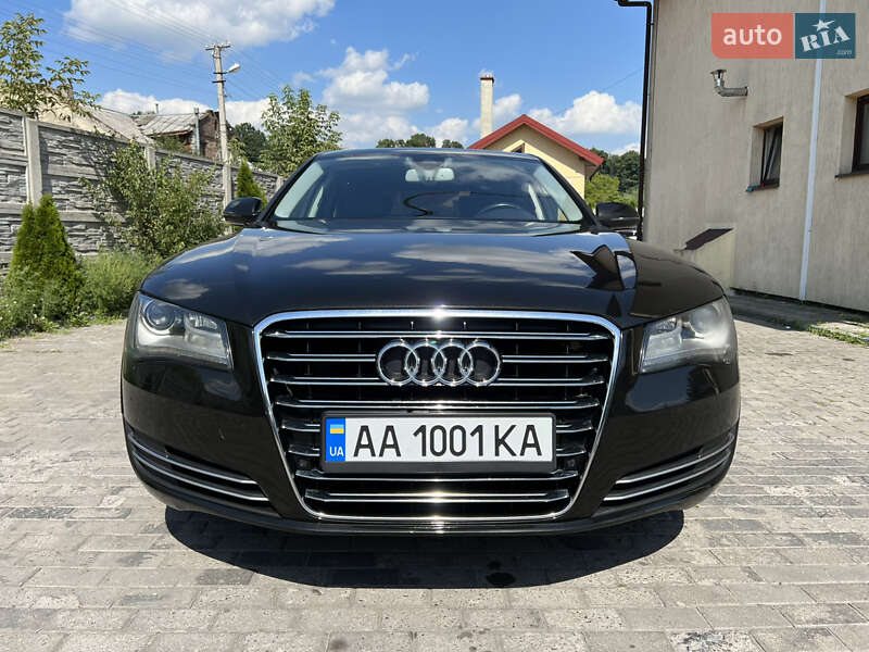 Седан Audi A8 2012 в Львове