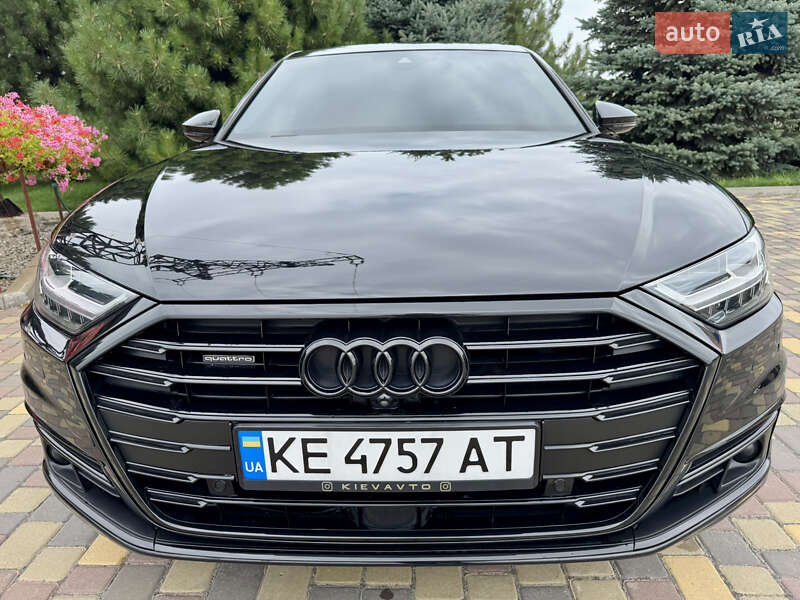 Седан Audi A8 2018 в Дніпрі
