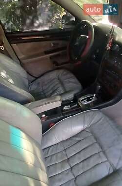 Седан Audi A8 1996 в Чернівцях