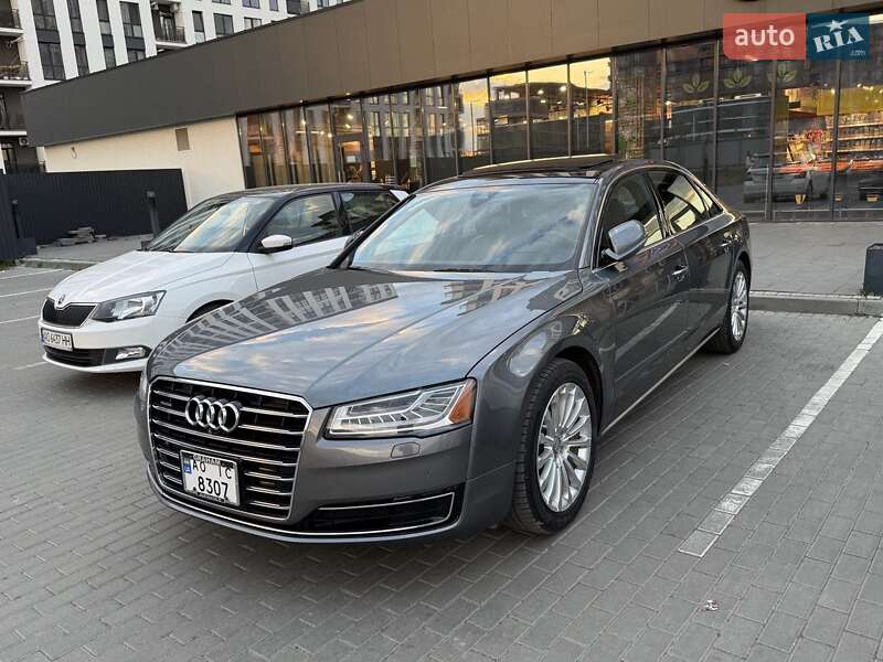 Седан Audi A8 2016 в Ужгороде