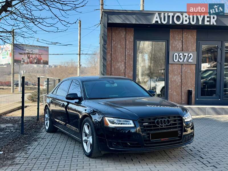 Седан Audi A8 2014 в Черновцах