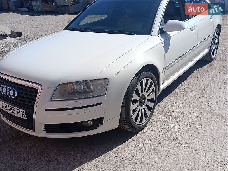 Седан Audi A8 2006 в Коростышеве