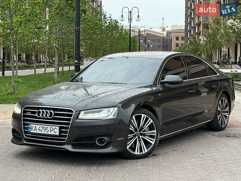 Седан Audi A8 2015 в Киеве