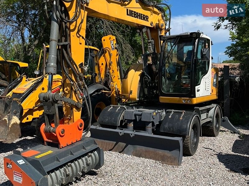 Колесный экскаватор Liebherr A 2017 в Кропивницком
