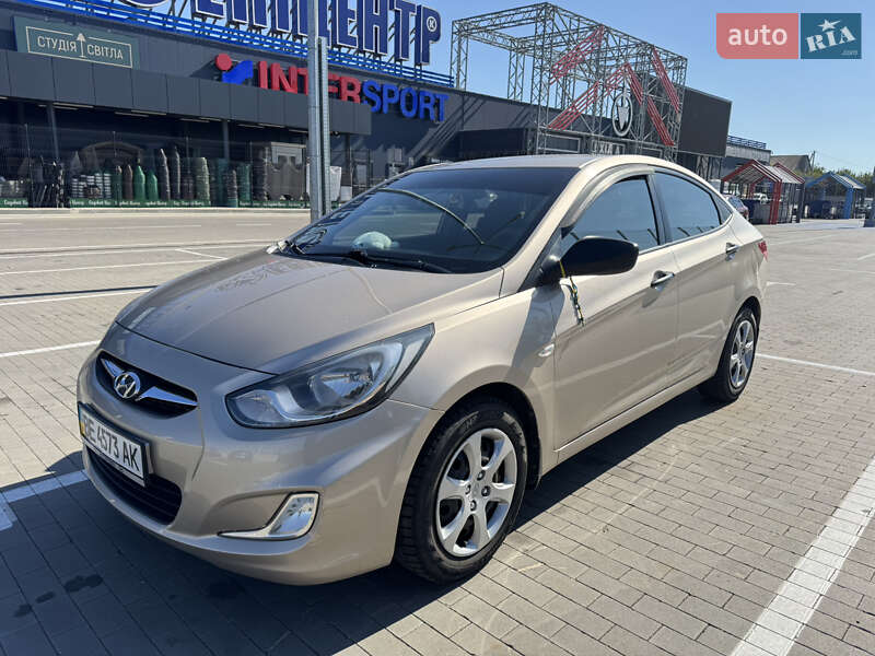 Седан Hyundai Accent 2011 в Первомайске Седан Hyundai Accent 2011 в Первомайске