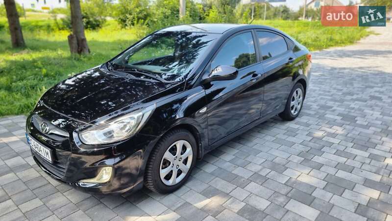 Седан Hyundai Accent 2013 в Староконстантинове