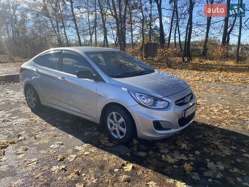 Седан Hyundai Accent 2011 в Полтаве