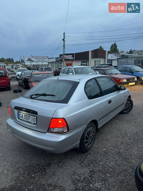 Лифтбек Hyundai Accent 2000 в Черкассах Лифтбек Hyundai Accent 2000 в Черкассах