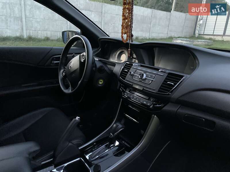 Седан Honda Accord 2016 в Днепре