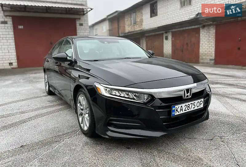 Седан Honda Accord 2018 в Киеве