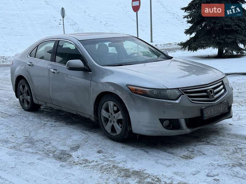 Седан Honda Accord 2010 в Каменском
