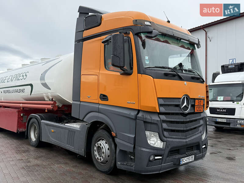 Тягач Mercedes-Benz Actros 2013 в Городку