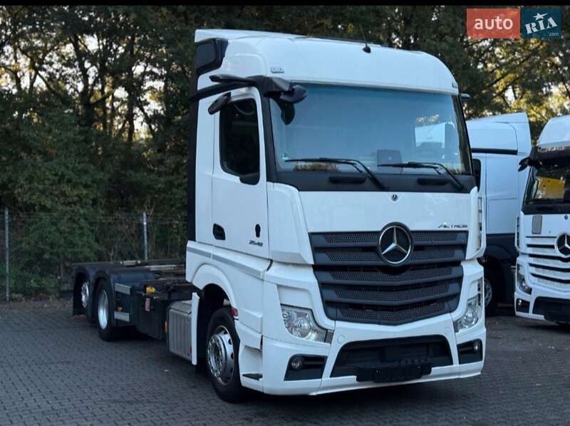 Контейнеровоз Mercedes-Benz Actros 2020 в Ровно
