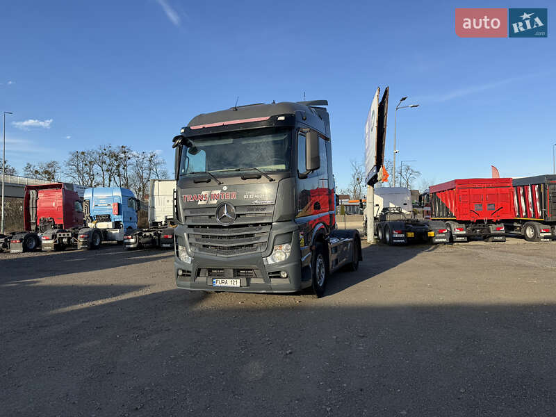 Тягач Mercedes-Benz Actros 2014 в Киеве