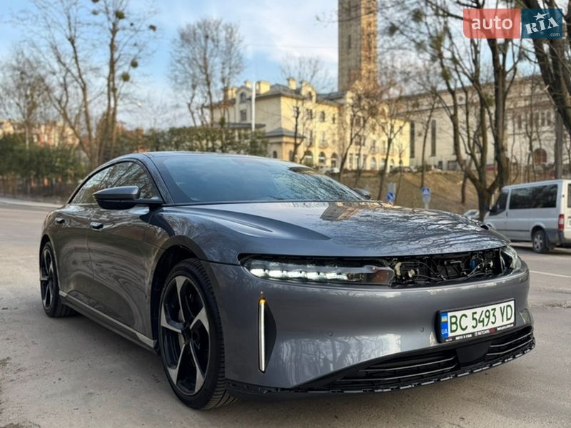 Седан Lucid Air 2023 в Львові