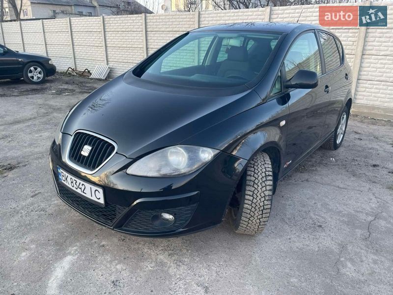 Минивэн SEAT Altea 2012 в Березному