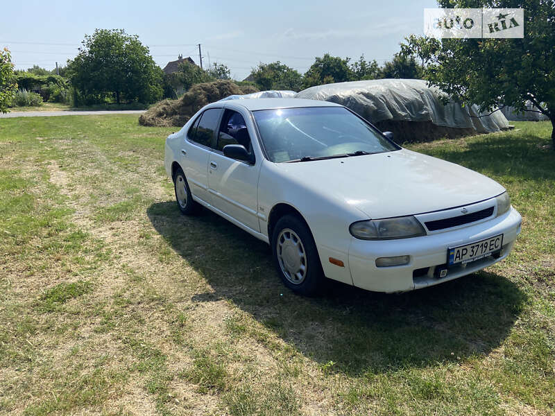 Седан Nissan Altima 1993 в Запорожье Седан Nissan Altima 1993 в Запорожье