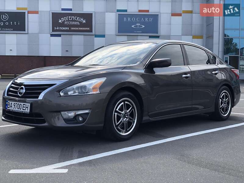 Седан Nissan Altima 2013 в Одесі