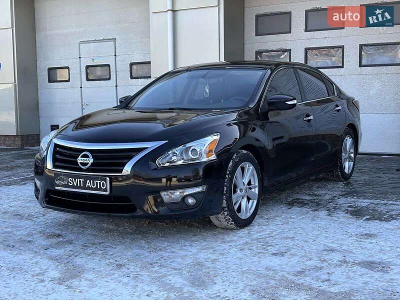 Седан Nissan Altima 2015 в Николаеве