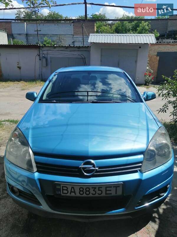 Хэтчбек Opel Astra 2004 в Кропивницком Хэтчбек Opel Astra 2004 в Кропивницком