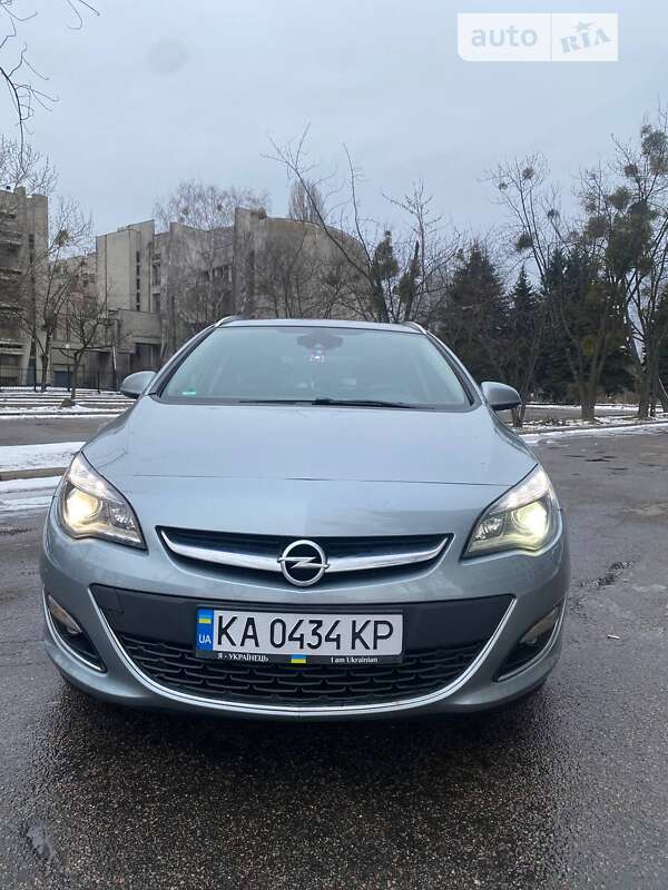 Универсал Opel Astra 2015 в Киеве