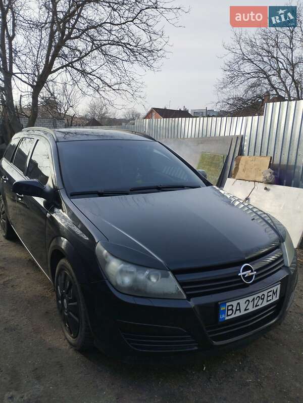 Универсал Opel Astra 2005 в Александрие