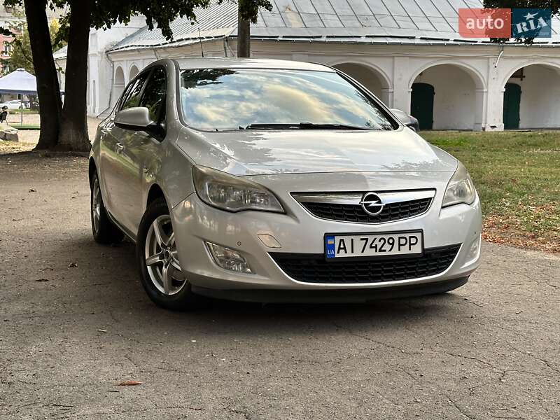 Хэтчбек Opel Astra 2010 в Белой Церкви