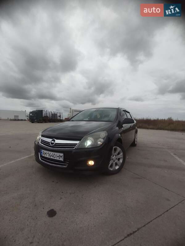 Универсал Opel Astra 2009 в Коростене